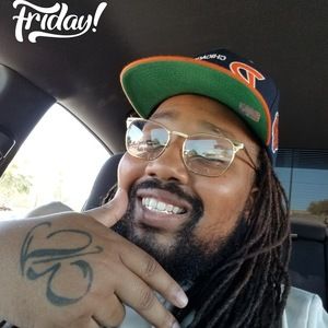 Meet your Posher, Derrick